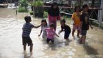 Banjir Kiriman Rendam Perum Bekasi Jaya Indah, Air Sempat Sepinggang