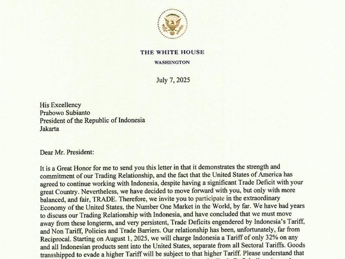 Presiden Amerika Serikat (AS) Donald Trump telah mengirimkan surat kepada Presiden RI Prabowo Subianto mengenai penetapan tarif untuk Indonesia 32%.
