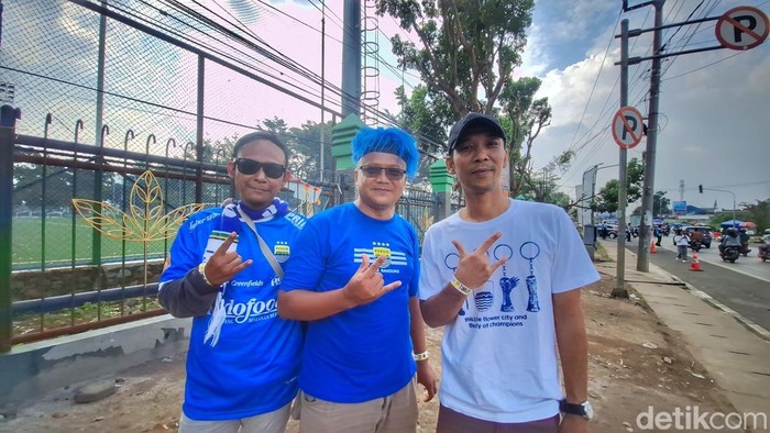 Bobotoh asal Purwakarta saat dukung langsung Persib di Stadion Si Jalak Harupat.