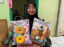 Kisah Dwi Difabel Banjarnegara Geluti Bisnis Mainan Edukasi Berbahan Flanel