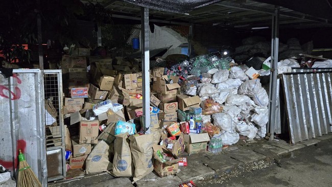 Terbongkar Siasat 2 Pria di Tangsel Jual Barang Kedaluwarsa via Bazar