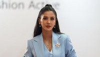 Fanny Ghassani kini lebih jaga penampilan luar agar tetap bisa ideal di layar. Lumayan menjaga (makanan). Definisi menjaga tuh porsinya dijaga Biasanya juga aku detoks. Aku gak makan sama sekali 3 hari, cuma minum jus sayur dan buah saja, ujarnya. (Foto: dok Instagram fannyghassani)