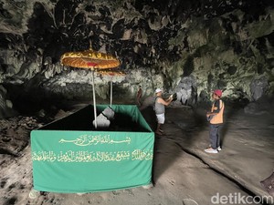 Aroma Dupa dan Mistis di Goa Panggung, Petilasan Embah Jaga Lautan