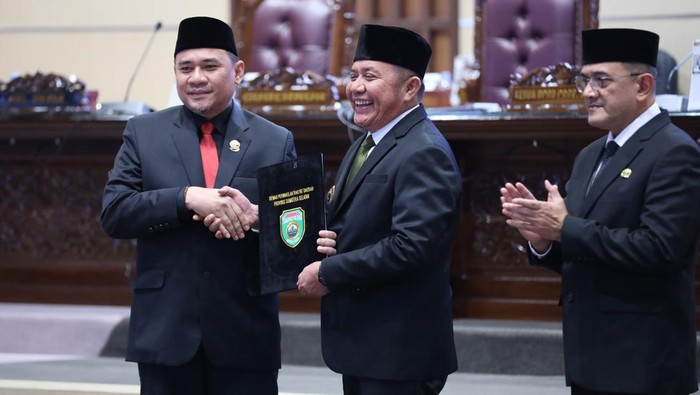 Gubernur dan Ketua DPRD Sumsel usai rapat paripurna