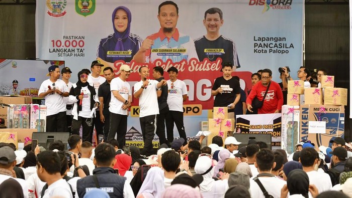 Gubernur Sulsel Andi Sudirman Sulaiman saat hadir di Palopo.