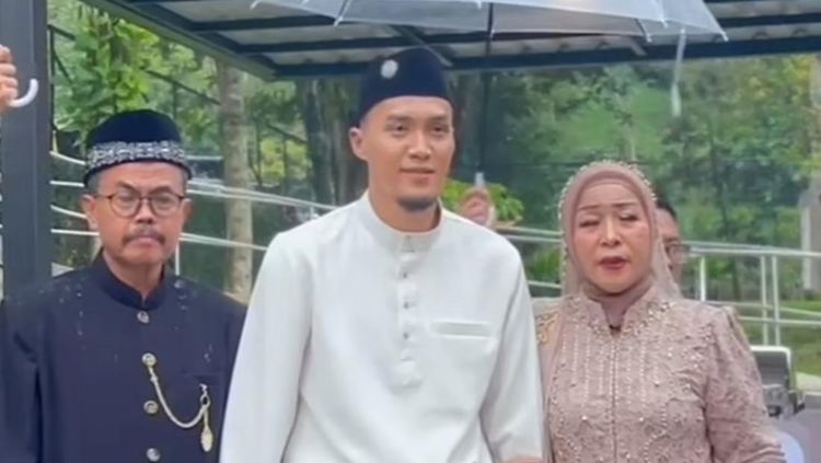 7 Foto Pernikahan Gunawan Dwi Cahyo Eks Suami Okie Agustina, Bergaya Melayu