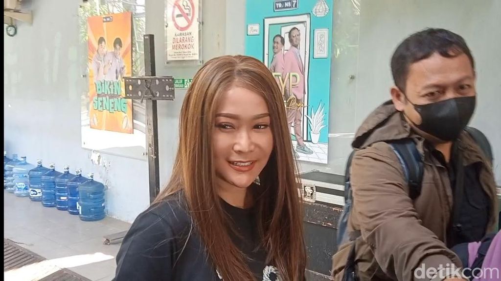 Selama Sakit Adam Suseno Hanya Mau Dirawat Inul Daratista