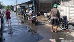 Jalan H Mansyur Gondrong Tangerang Macet Parah Imbas Banjir