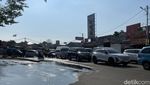 Jalan H Mansyur Gondrong Tangerang Macet Parah Imbas Banjir