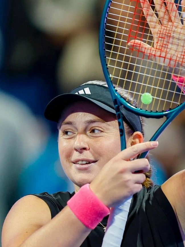 Potret Jelena Ostapenko, Petenis Wimbledon Viral Buka Rok di Depan Penonton Potret Jelena Ostapenko, Petenis Wimbledon Viral Buka Rok di Depan Penonton