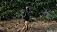 Luapan Kali CBL memang sudah menjadi ancaman rutin setiap kali terjadi hujan deras di wilayah Bogor dan sekitarnya.