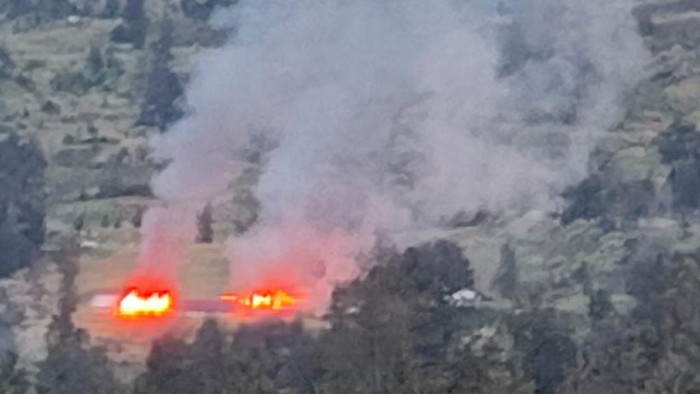 KKB bakar 2 unit rumah Bupati Puncak Elvis Tabuni.