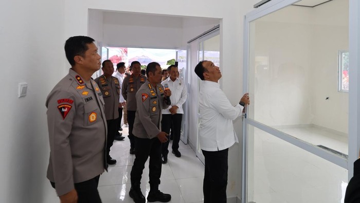 Komjen Dedi meninjau dapur SPPG di Polda Kalteng