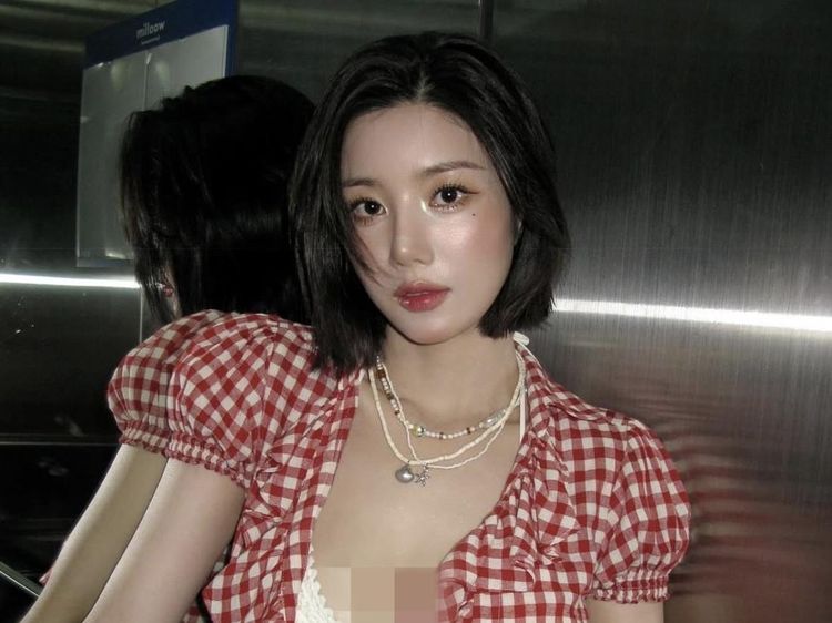 7 Gaya Seksi Kwon Eunbi Waterbomb Goddess, Fancam-nya Tembus 3,5 Juta Views