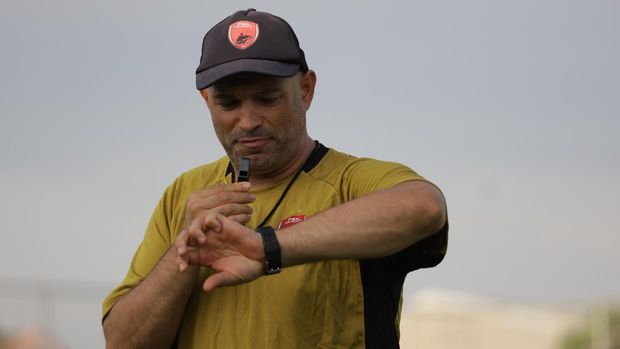 Latihan ini langsung dipimpin pelatih kepala Bernardo Tavares.