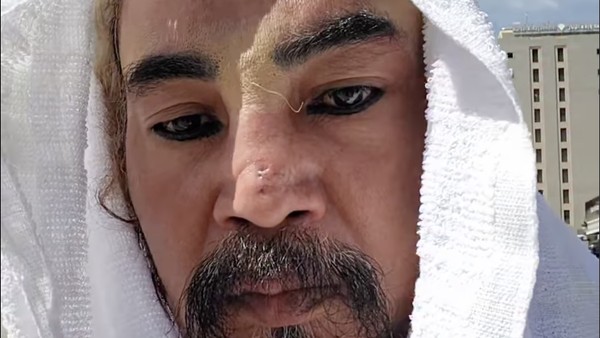 Penampilan Limbad saat Umrah, Imigrasi Jedah: Astaghfirullahaladzim!