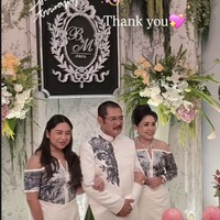 Mayangsari dan Bambang menggelar perayaan silver wedding anniversary mereka dengan suasana hangat dan penuh keakraban.  Foto: dok. Instagram