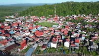 Data BPBD Mentawai mencatat sebanyak 33 desa di Kepulauan Mentawai yang dihuni sekitar 50 ribu jiwa masih berada di zona rawan gempa dan tsunami akibat potensi gempa megathrust di segmen Siberut dengan 10 titik tempat evakuasi sementara (TES) dan 12 titik tempat evakuasi akhir (TEA) serta tiga jalur utama evakuasi. ANTARA FOTO/Iggoy el Fitra