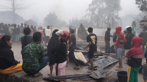 Pasar Oinlasi di Kecamatan Amanatun Selatan, TTS, NTT, terbakar menyebabkan tiga orang tewas, Selasa (8/7/2025).