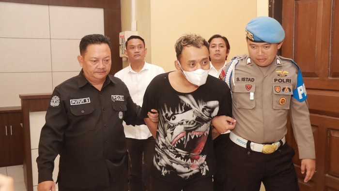 Geger Wanita Tewas Tergeletak di Pinggir Jalan Blitar, Diduga Dibunuh Pacar