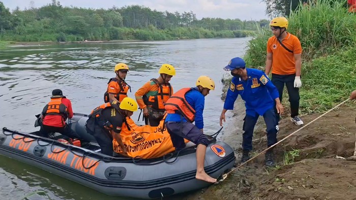 Penemuan mayat di Sungai Brantas Tulungagung