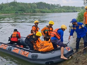 Geger Mayat Perempuan Mengapung di Sungai Brantas Tulungagung