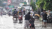 Sejumlah wilayah di Tangsel diketahui terdampak banjir akibat intensitas hujan yang meningkat.
