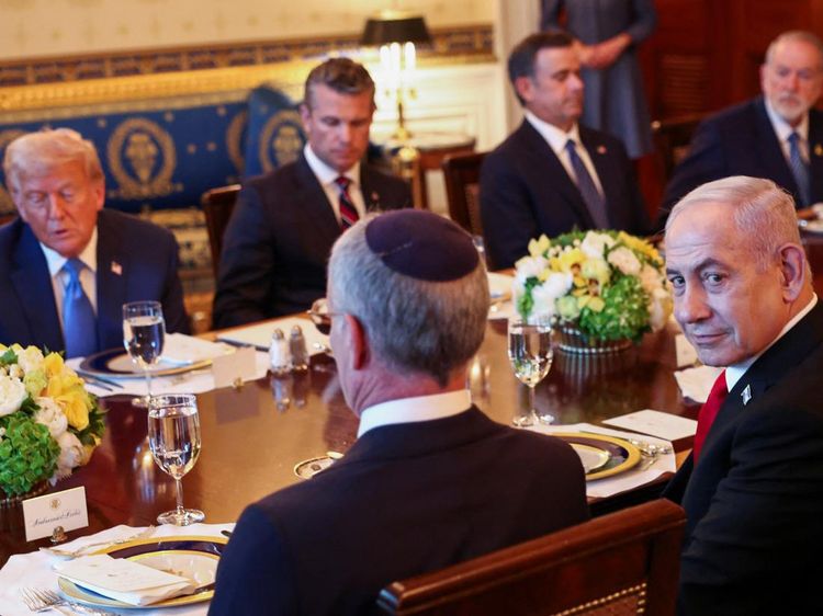 Penuh Akrab, Trump dan Netanyahu Nikmati Jamuan Malam di Gedung Putih