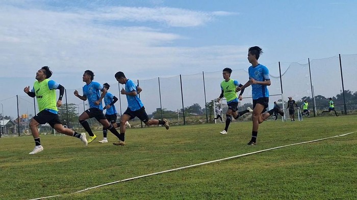 Persela Lamongan saat mengelar latihan