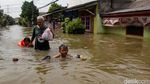 Perumahan di Ciledug Banjir, Warga Dievakuasi Pakai Perahu