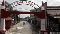 Perumahan Ciledug Indah 1 untuk sementara waktu tidak bisa dilintasi kendaraan bermotor.