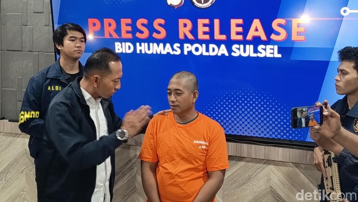 Polda Sulsel saat konferensi kasus penembakan staf desa di Gowa.