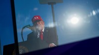 Demi perdagangan yang dinilai adil dan mengurangi defisit AS terhadap Indonesia, Trump akan mengenakan tarif resiprokal kepada Indonesia sebesar 32%. Foto: REUTERS/Nathan Howard
