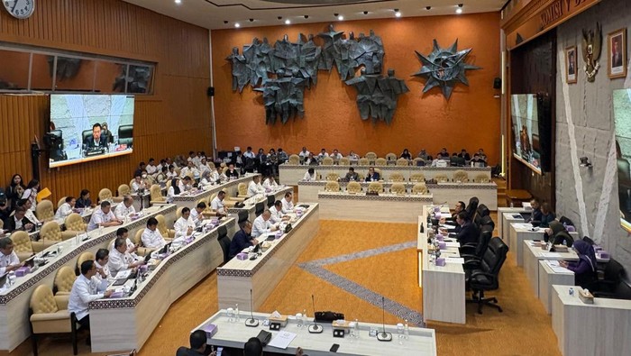 Raker Kemenhub dengan Komisi V DPR RI.