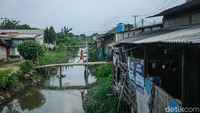 Salah satu penyewa mengaku baru dua tahun menempati lokasi itu dan tidak mengetahui status kepemilikan tanah tersebut.
