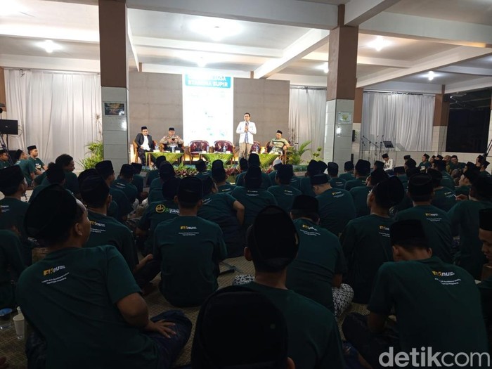 Ratusan sopir kiai Nusantara di Ponpes API Syubbanul Wathon Girikulon Secang, Magelang, Selasa (8/7/2025) malam.
