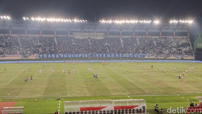 Stadion Si Jalak Harupat Bandung