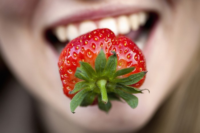 Makan Strawberry dan Kandungan Manfaatny