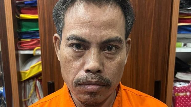 Tersangka penjual peralatan kedaluwarsa di Tangsel. (Dok. ist)