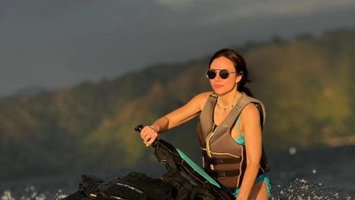 Foto: Aksi Wulan Guritno Main Jetski di Danau Toba
