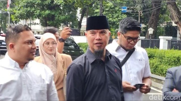 Ahmad Dhani dan Mulan Jameela datangi KPAI.