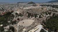 Akropolis, yang dibangun pada abad ke-5 SM, merupakan Situs Warisan Dunia UNESCO yang dikunjungi jutaan pengunjung setiap tahunnya. Foto: REUTERS/Stelios Misinas