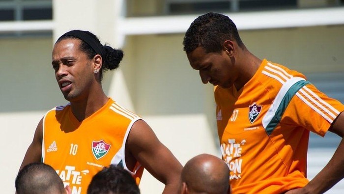 Artur Vieira saat masih jadi rekan setim Ronaldinho di Fluminense.