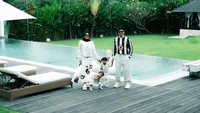 Aurel Hermansyah mengaku lebih ingin menikmati waktu berkualitas dengan anak dan suami beberapa waktu ke depan. Kita juga lagi mau lebih quality time, banyakin waktu berdua, waktu sama anak gitu, ujarnya. (Foto: dok Instagram aurelie.hermansyah)