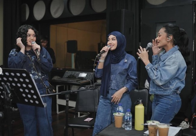 Aurel sendiri memang diketahui sebelumnya telah menjalani diet dengan membatasi porsi makan. Selain itu Aurel juga rutin berolahraga. Foto: Instagram/@aurelie.hermansyah