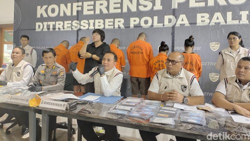 Dirreskrimsiber Polda Bali, Kombes Ranefli Dian Candra saat konferensi pers di Mapolda Bali, Rabu (9/7/2025). (Aryo Mahendro/detikBali).