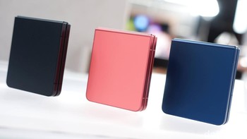 Pilihan Warna Jetblack, Blue Shadow (hero color), dan Coral Red. Selain itu ada Mint yang eksklusif untuk pembelian online di Samsung.com. Foto: Adi Fida Rahman/detikINET