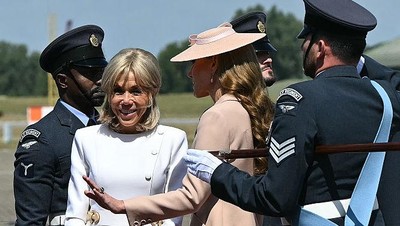 Foto: Adu Gaya Kate Middleton dan Brigitte Macron di State Dinner Bersejarah