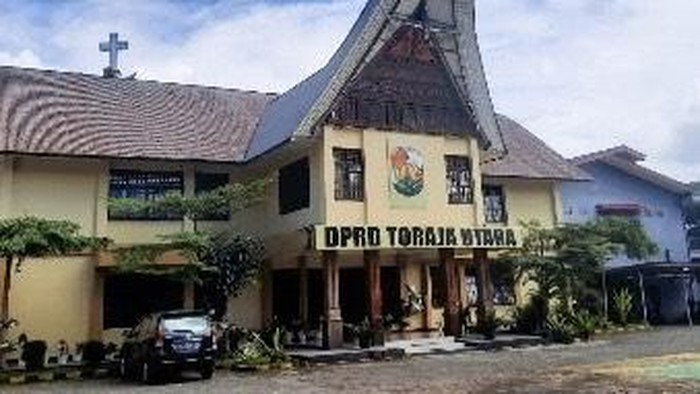 Gedung DPRD Toraja Utara.