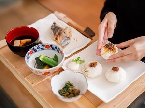 Hanya di Jepang, Ada Layanan Sewa Nenek buat Ajari Masak